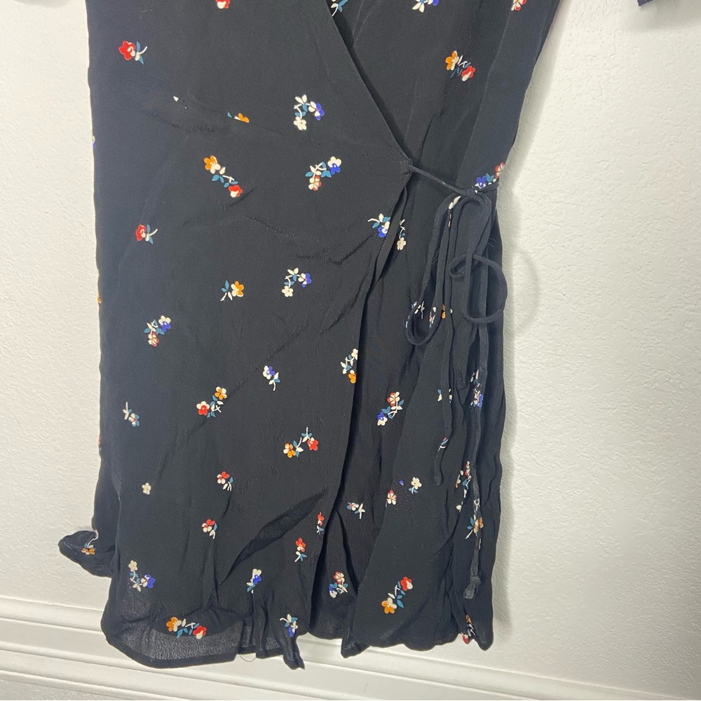 Rails Aimee Floral Ruffle Detail Wrap Black Dress Size S - Picture 9 of 9